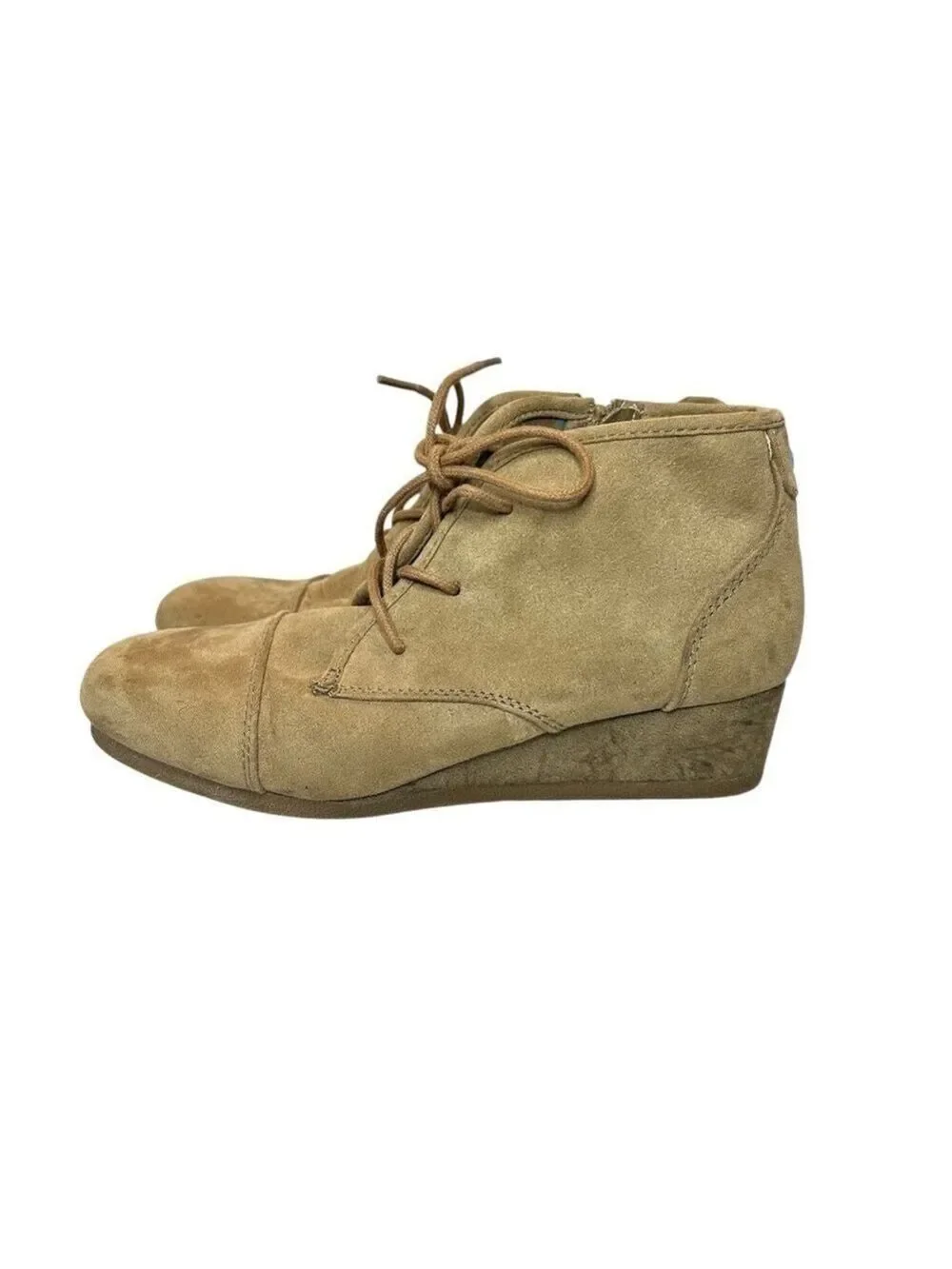 Cat‎ & Jack Girls Faux Suede Beige Lace Up Side Zip Wedge Ankle Boots Size 4